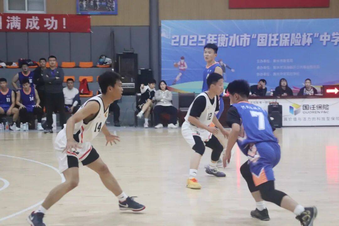 爱游戏-包含上海海港发布备战花絮，清晨状态回暖，社区盾任务艰巨，心理建设被强调的词条